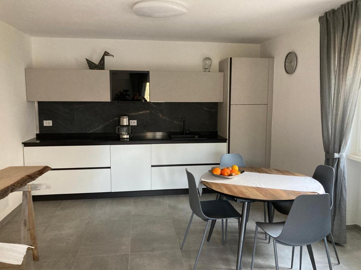 Civico 93 Apartment Malcesine Luaran gambar